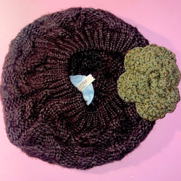 NWOT knitted deep brown slouchy cap with olive green flower accent. By Mojo Spa. - Picture 7 of 8